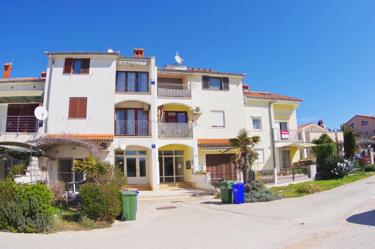 Apartment Karlo Medulin Exterior photo