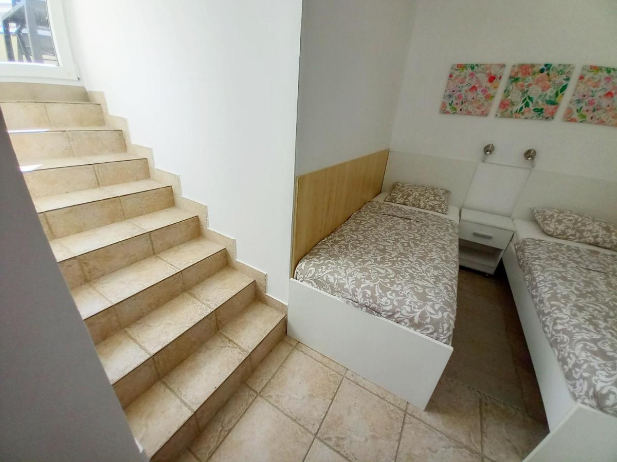 Apartment Karlo Medulin Exterior photo